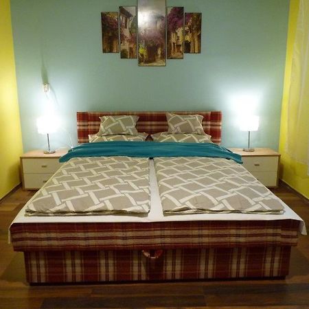 Eper Apartman Debrecen Exterior photo
